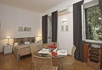 House & The - Vatican Appartement