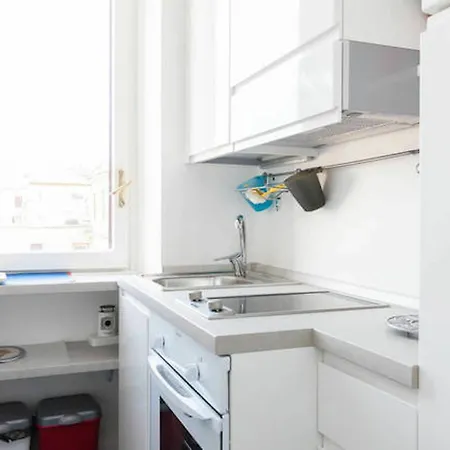 House & The - Vatican Appartement *
